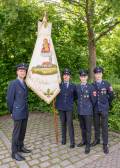 Unsere Hörlkofner Fahne mit Fahnenabordnung